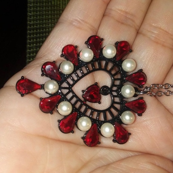 ROCKIN RICHES HEART PENDANT - Picture 2 of 5